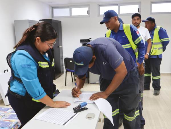 Colaboradora Aguakan