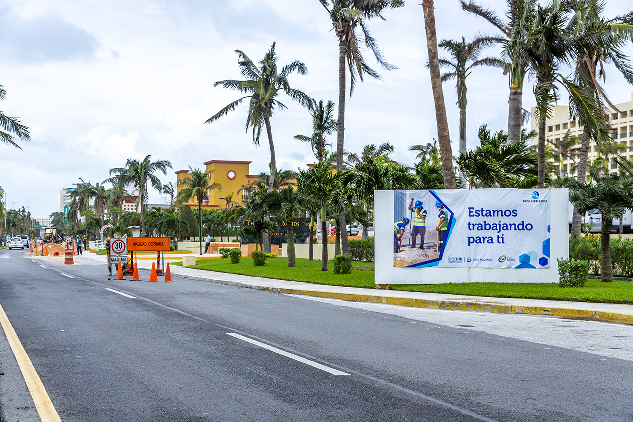 REALIZA AGUAKAN TRABAJOS DE REPARACIÓN EN RED DE ALCANTARILLADO DE LA ZONA HOTELERA DE CANCÚN