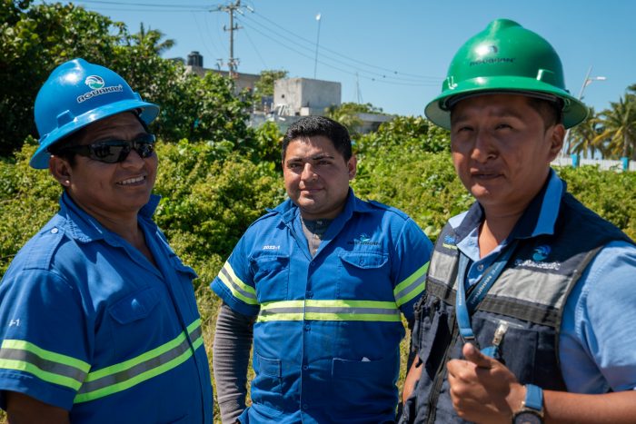 Colaboradores Aguakan, de Isla Mujeres.