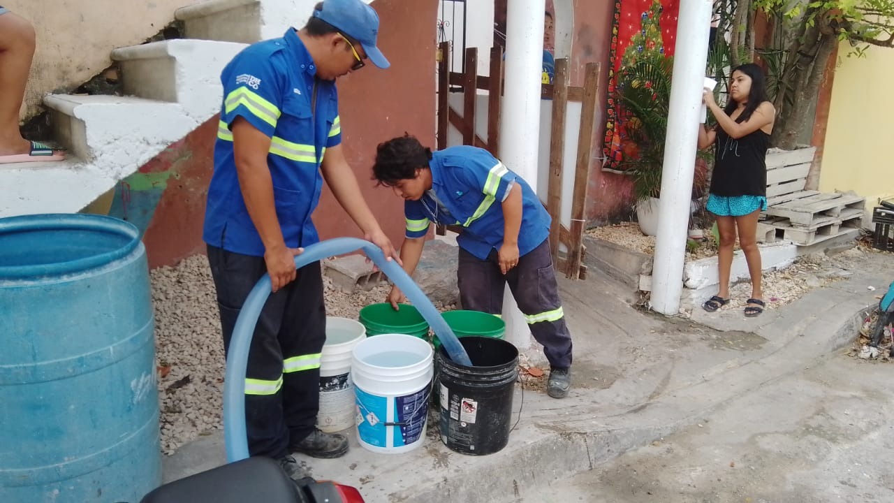 AGUAKAN INFORMA AVANCES EN FUGA EN LÍNEA DE CONDUCCIÓN AGUA POTABLE ISLA MUJERES