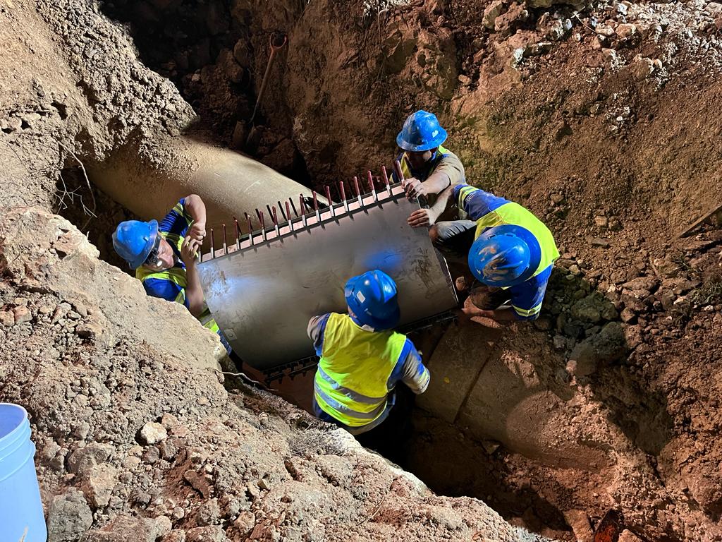 AGUAKAN CONCLUYE LOS TRABAJOS DE REPARACIÓN DE FUGA DE AGUA POTABLE Y REGULARIZA EL SERVICIO EN SOLIDARIDAD