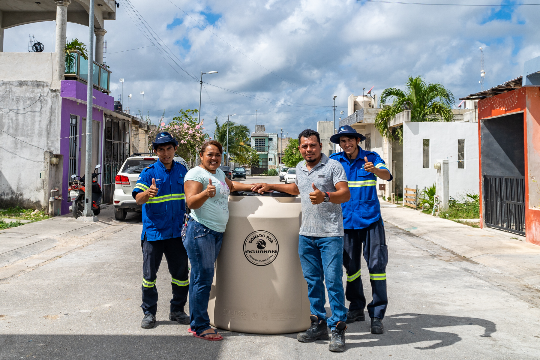 AGUAKAN CONTINÚA APOYANDO A FAMILIAS CANCUNENSES CON EL PROGRAMA “CON TINACO SÍ”