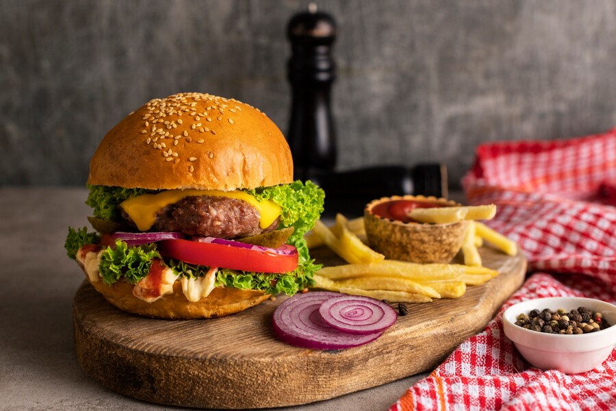 ¿Cuánta agua se necesita para hacer una hamburguesa? La cantidad de líquido que necesitan nuestros alimentos