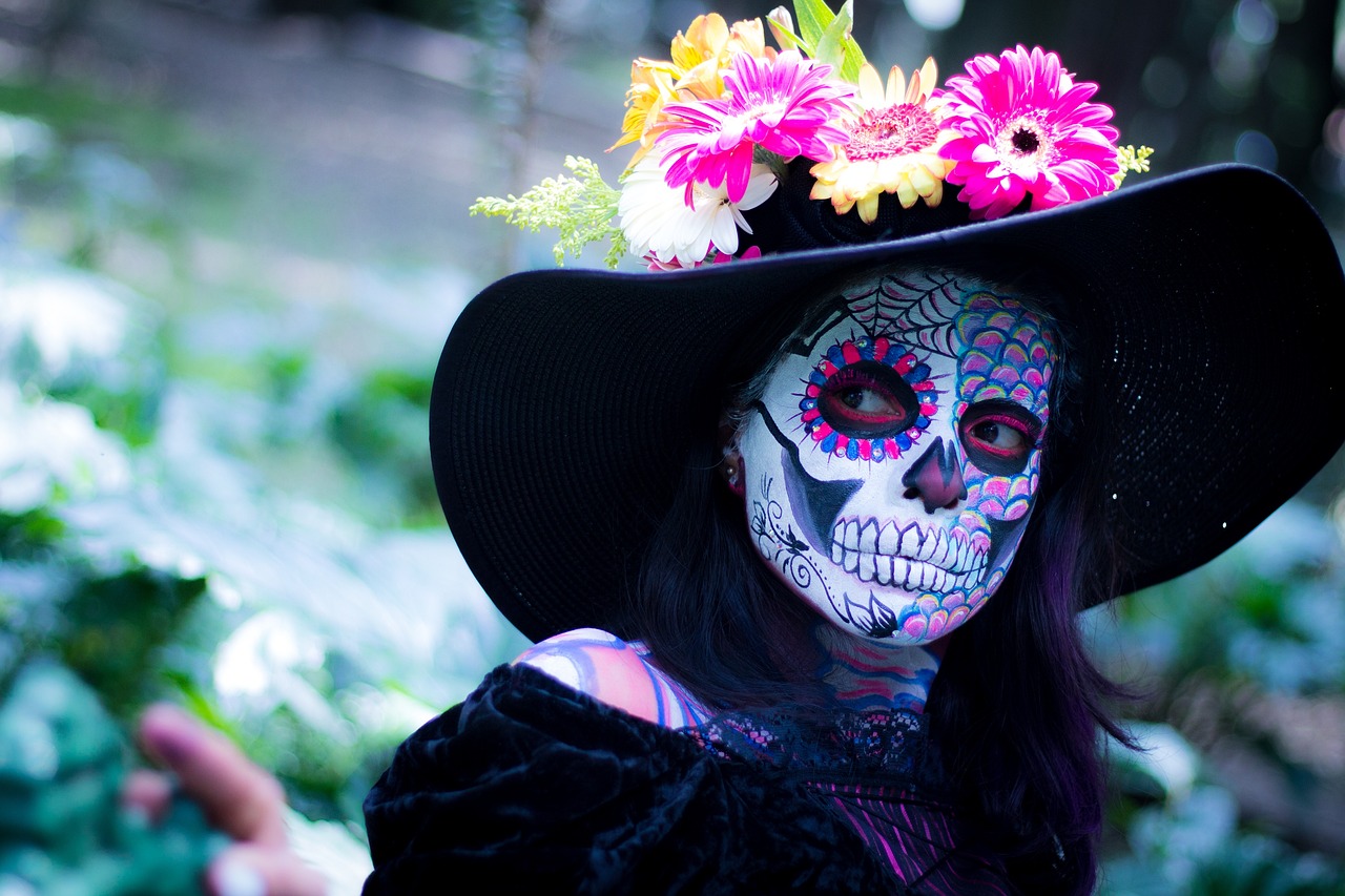 Cómo reutilizar los elementos del altar de Día de Muertos para evitar contaminar