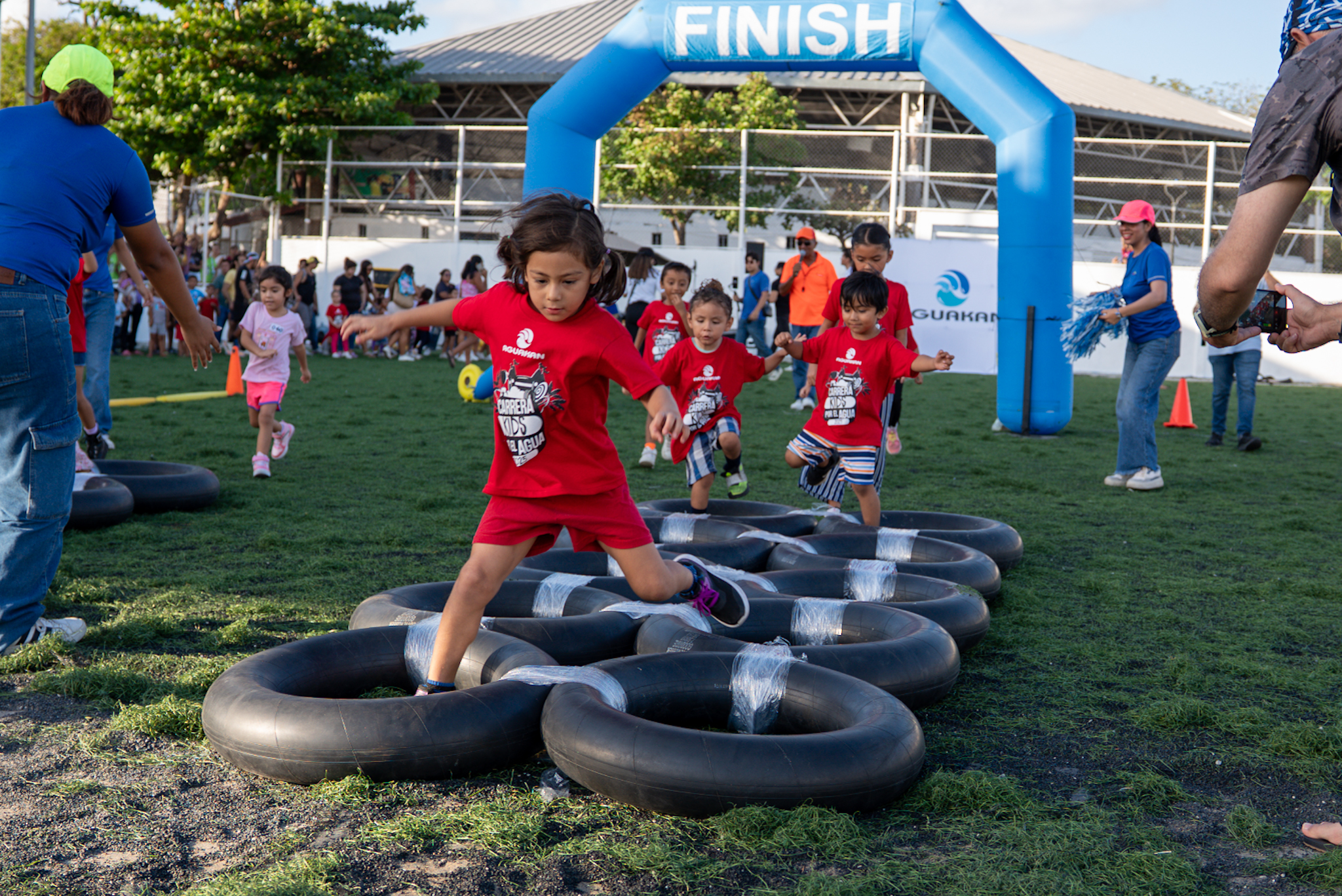 ÉXITO EN LA TERCERA EDICIÓN DE LA «CARRERA KIDS POR EL AGUA» EN PLAYA DEL CARMEN