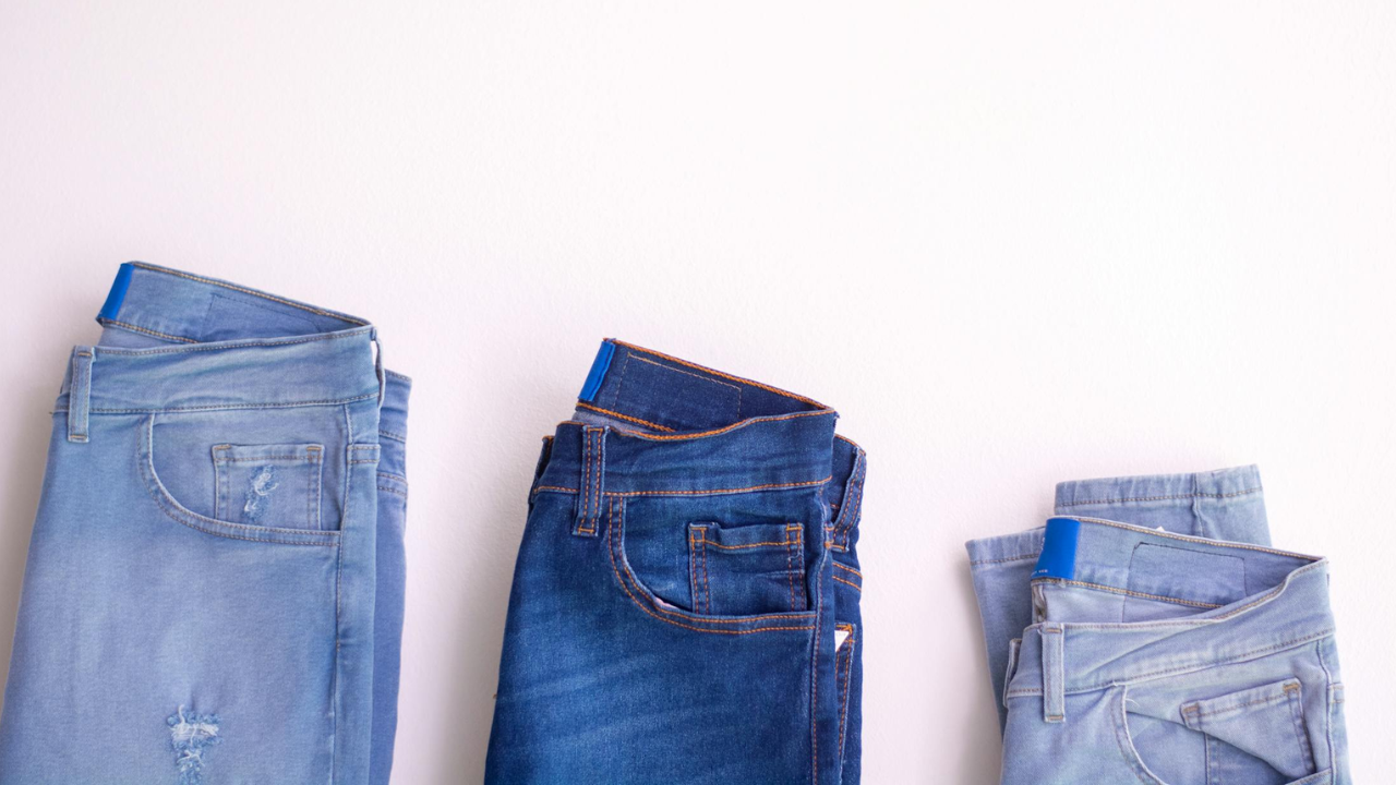 ¿Cuánta agua se necesita para producir unos jeans? Lo que no sabías de tu ropa