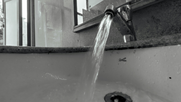 Desperdicio de agua potable en el hogar: cómo pequeñas fugas tienen grandes impactos