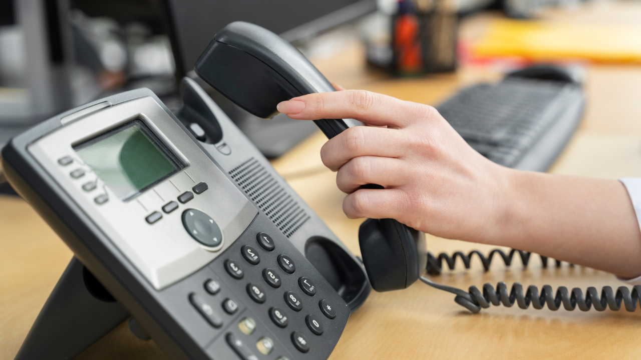 Horarios de la línea telefónica de Aguakan y qué servicios puedes realizar solo con una llamada