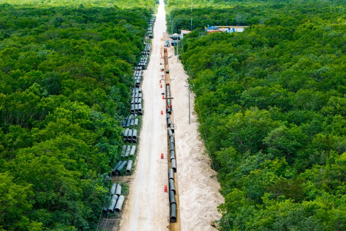 construcción del nuevo Acueducto agua potable en cancún al Tanque 6B, una obra de Aguakan para mejorar el suministro de agua.