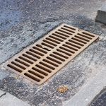 Red de drenaje sanitario limpia en Cancún con tuberías modernas