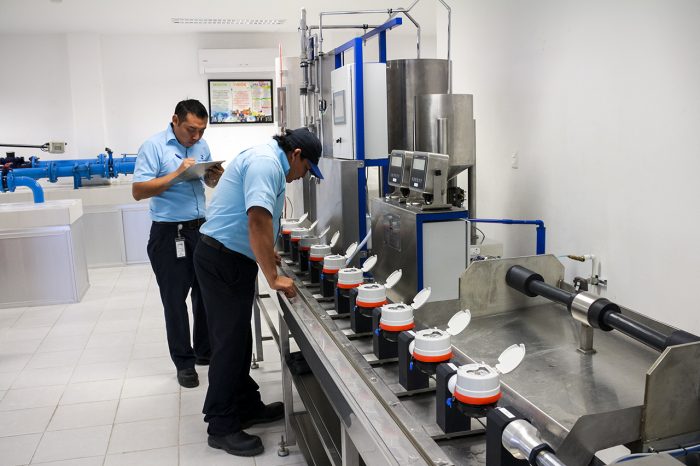 laboratorio de medidor de agua Aguakan en Cancún