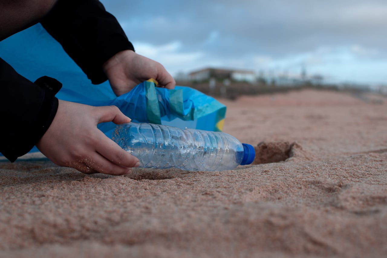 8 datos sobre la basura en la playa que te harán pensar dos veces antes de dejar residuos