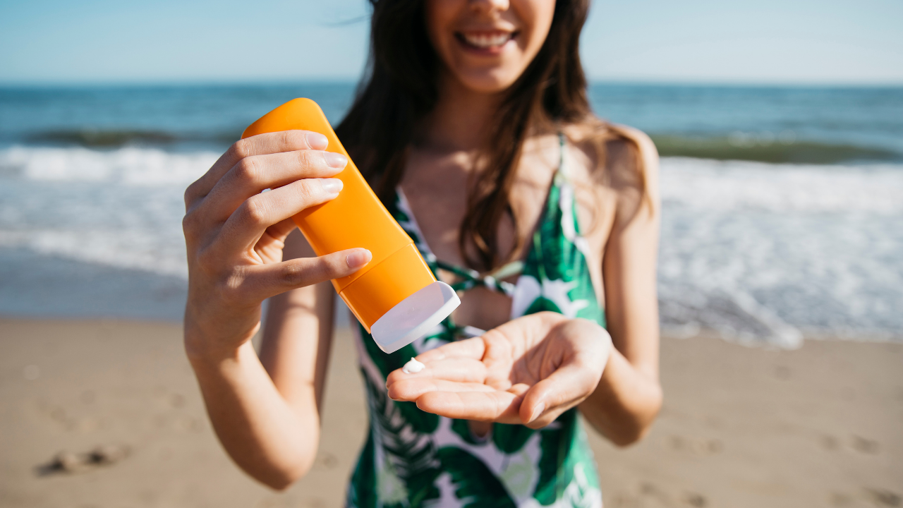 Bloqueador solar ecológico: ingredientes que debes evitar si quieres cuidar tu piel y el planeta