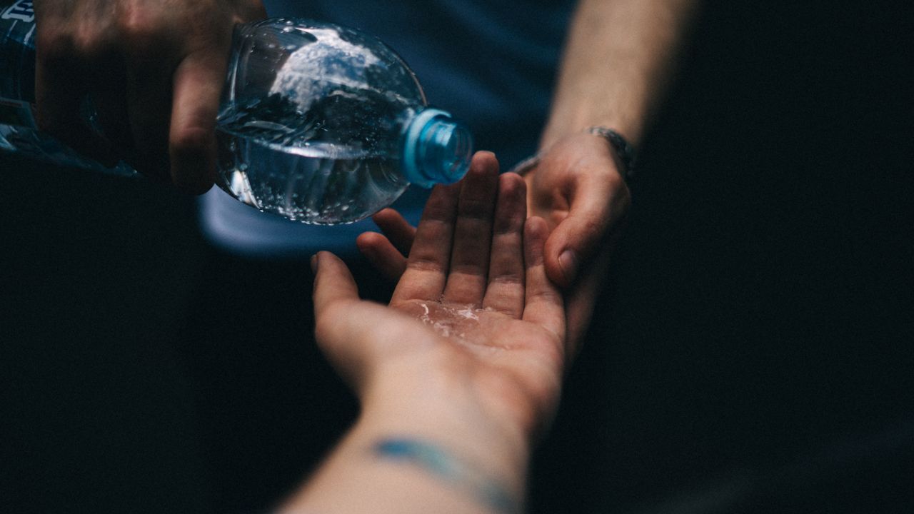 ¿Por qué compramos agua embotellada? Historia, crecimiento y consumo en México