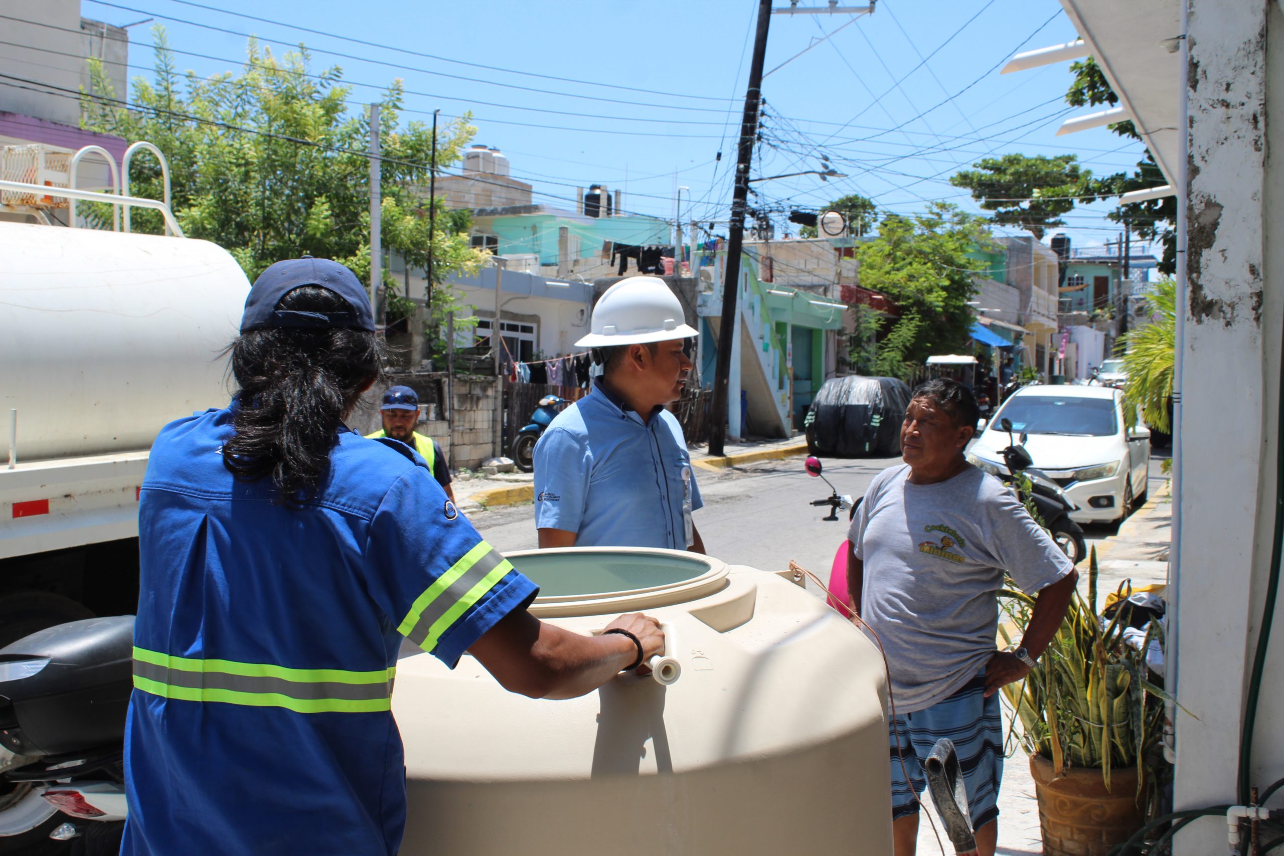 Aguakan apoya a familias de Isla Mujeres durante trabajos de mantenimiento de CFE
