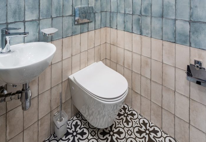 ruidos extraños en el baño causas